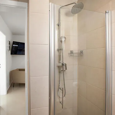 Angie In Istria For 10 Persons With Private Heated Pool & Kids Playground * Vodnjan