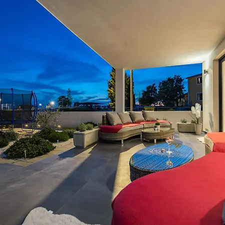 Villa Angie In Istria For 10 Persons With Private Heated Pool & Kids Playground Vodnjan