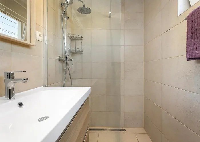 Angie Near Pula For 10 Persons With Private Heated Pool & Kids Playground * Vodnjan