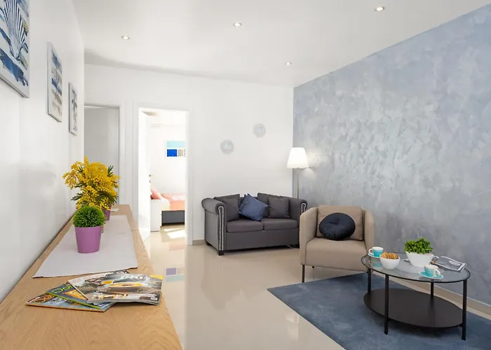 Villa Angie Near Pula For 10 Persons With Private Heated Pool & Kids Playground Vodnjan