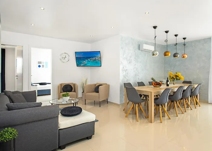 Angie Near Pula For 10 Persons With Private Heated Pool & Kids Playground Villa *