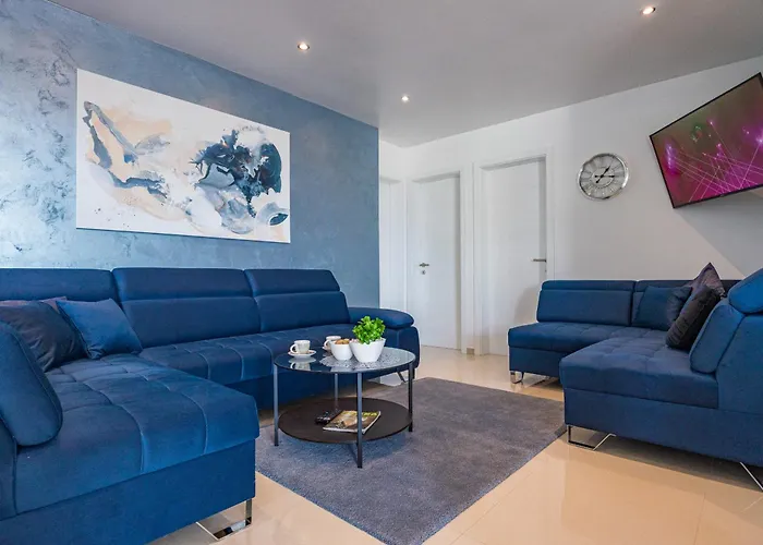 Villa Angie Near Pula For 10 Persons With Private Heated Pool & Kids Playground